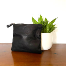 The Croix Leather Pouch